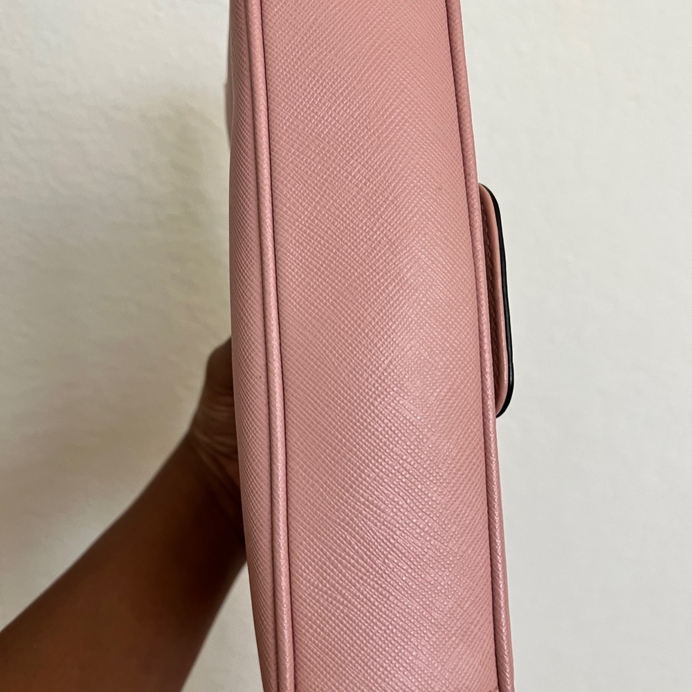 Prada Saffiano crossbody bag LIKE NEW - Picture 6 of 9